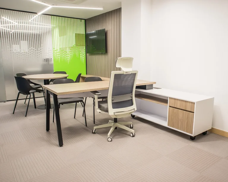 PUESTO CON CREDENZA